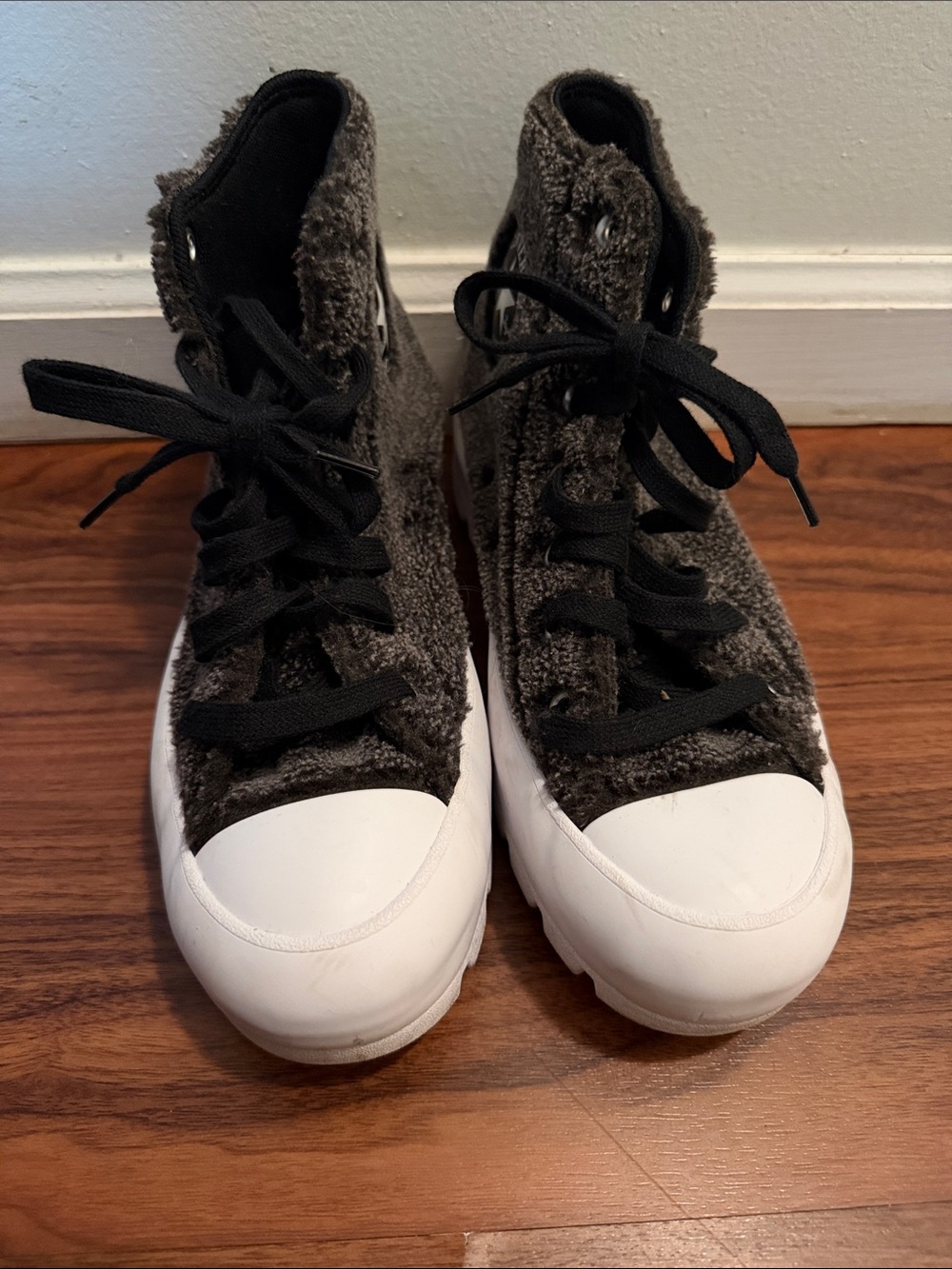 Converse Chuck Taylor All Star Hi Lugged Sherpa Sneaker Size US 7.5